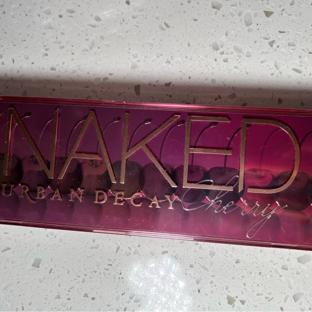 Urban Decay Cherry Palette - Bold Berry Shades